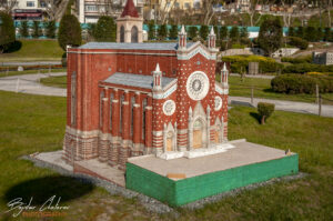 Парк Miniat&uuml;rk - макет на църквата Св. Антоний (St, Antonies church) в Истанбул